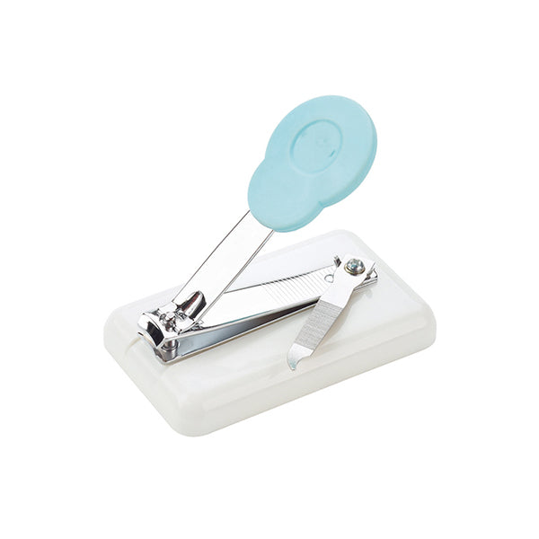 Nail scissors (to be placed on the table)
